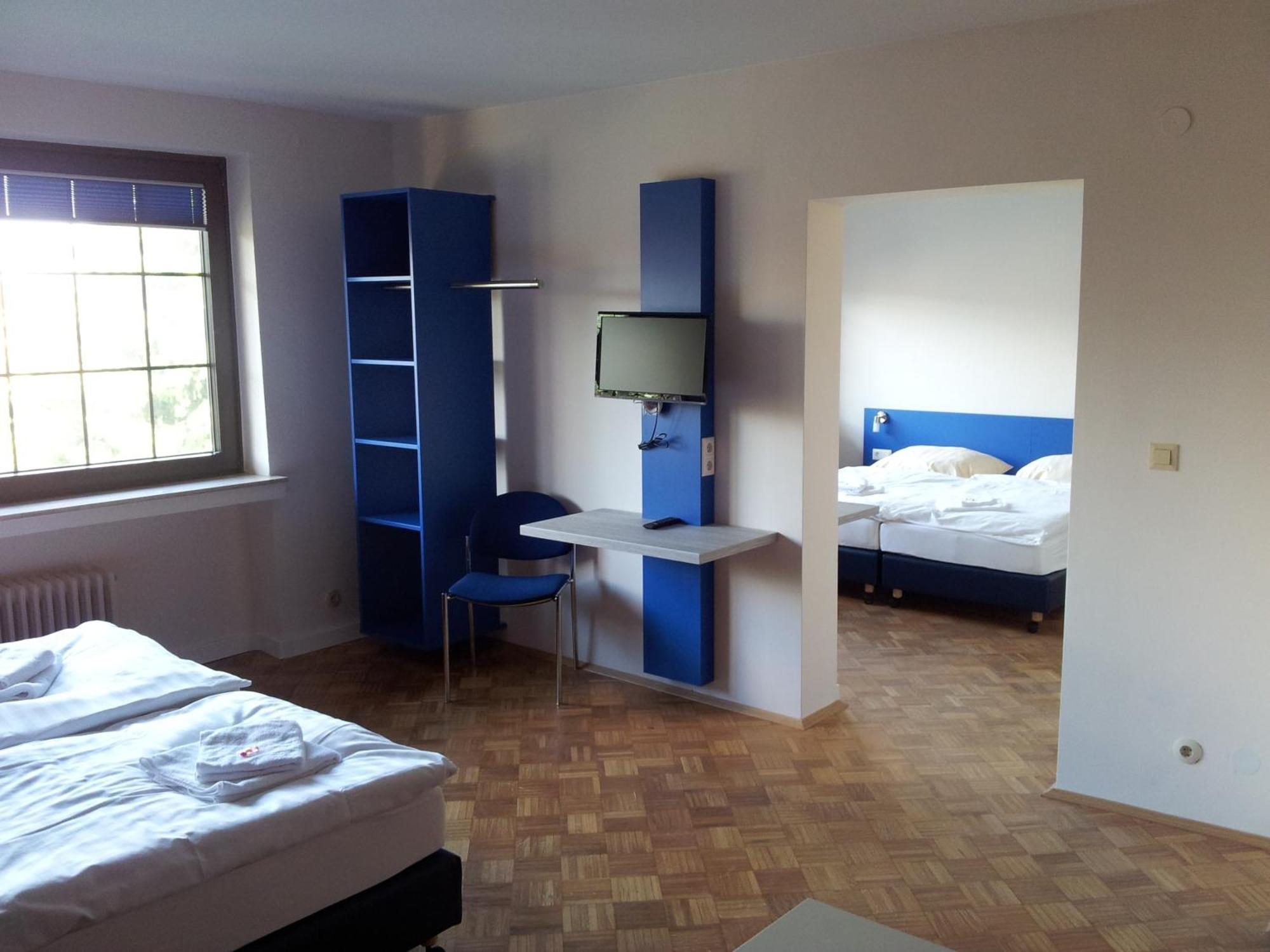 Smart Hostel By Landgasthof Velber 24H7D Seelze Exterior photo