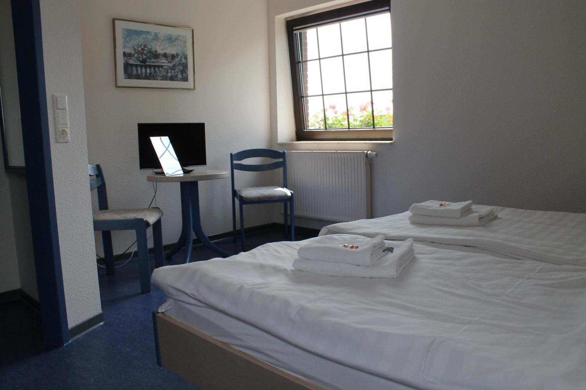 Smart Hostel By Landgasthof Velber 24H7D Seelze Exterior photo
