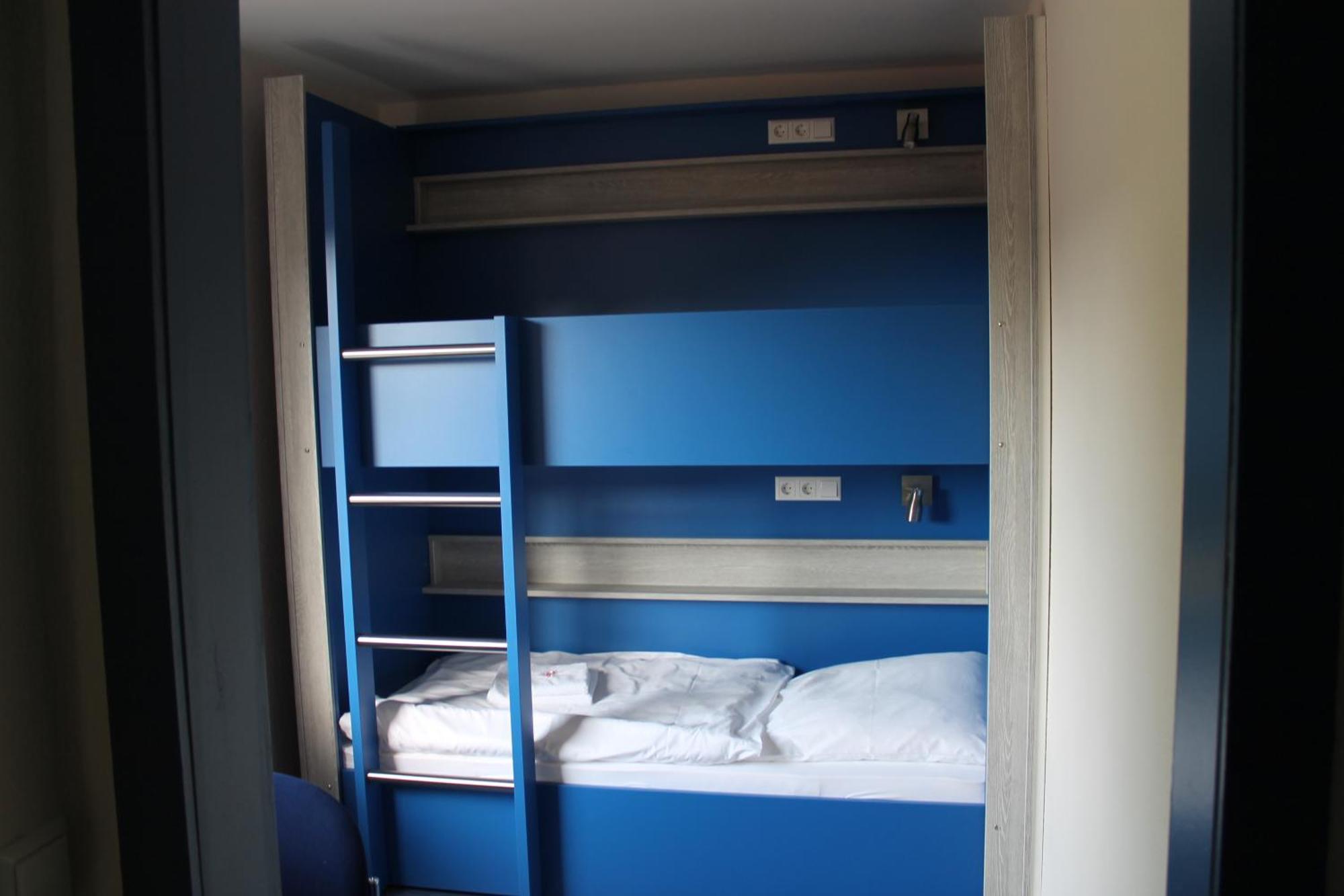 Smart Hostel By Landgasthof Velber 24H7D Seelze Exterior photo