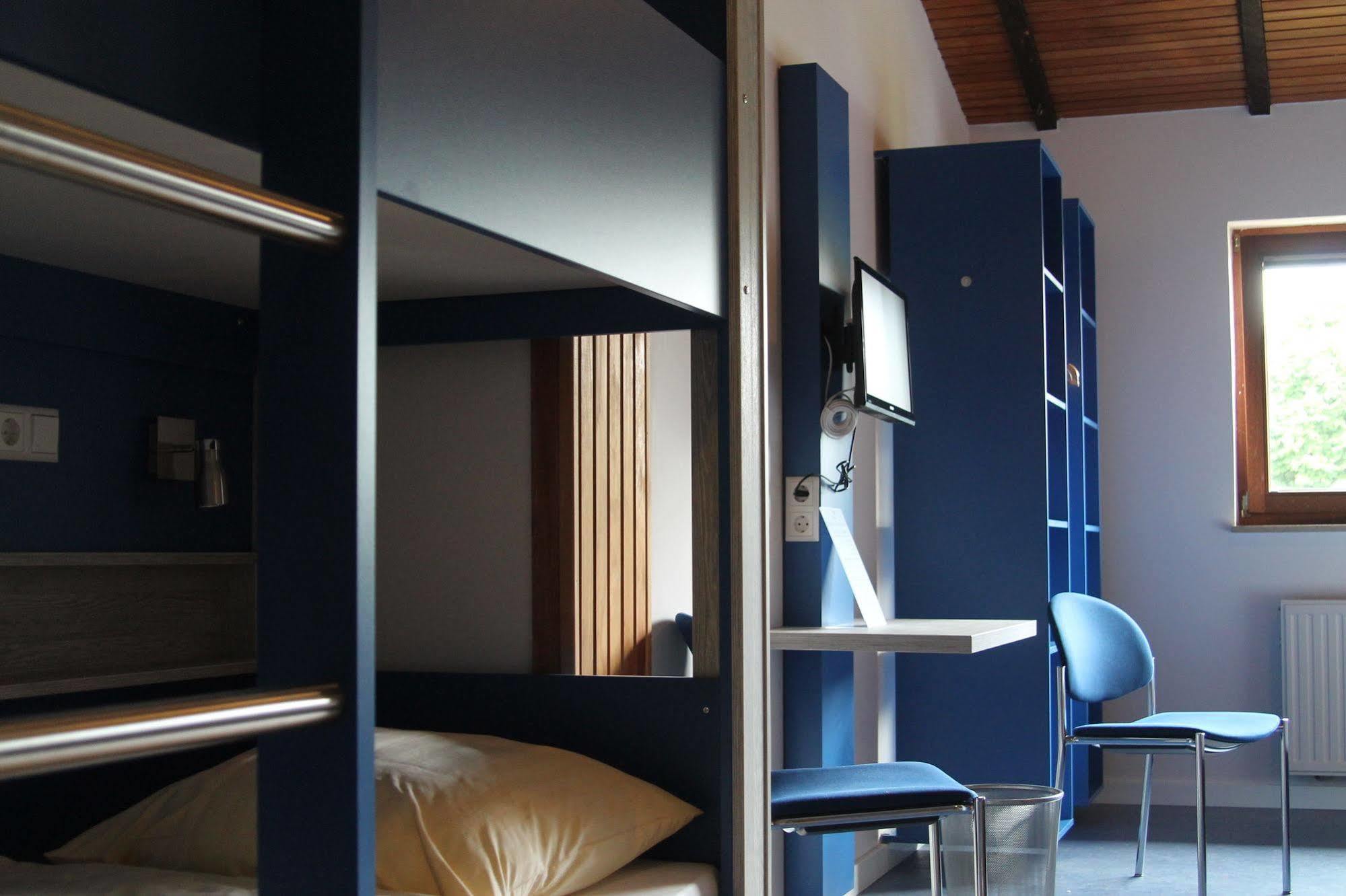 Smart Hostel By Landgasthof Velber 24H7D Seelze Exterior photo