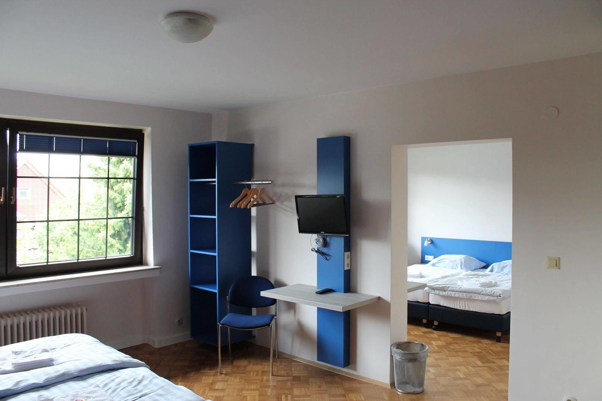 Smart Hostel By Landgasthof Velber 24H7D Seelze Exterior photo