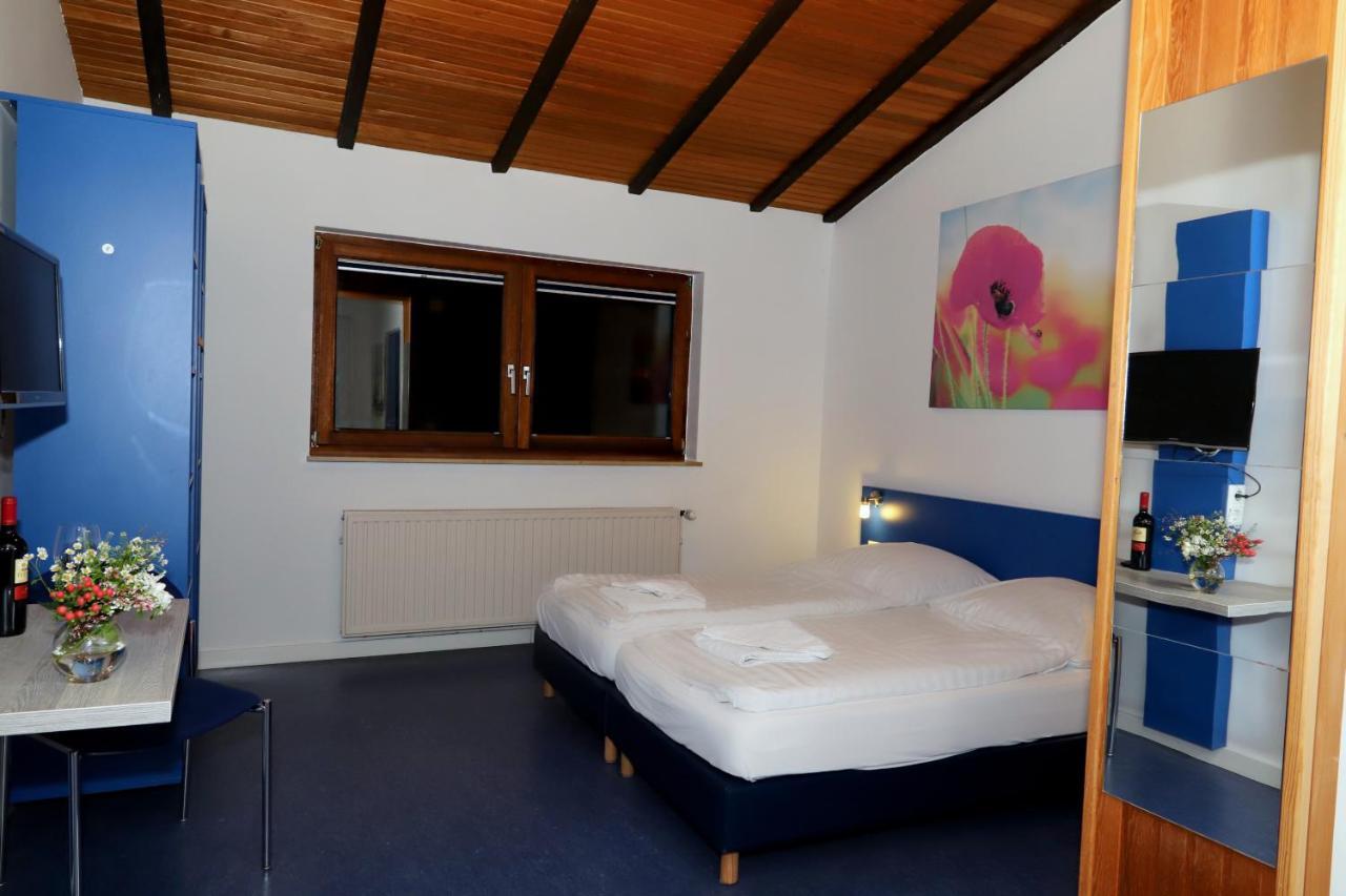 Smart Hostel By Landgasthof Velber 24H7D Seelze Exterior photo